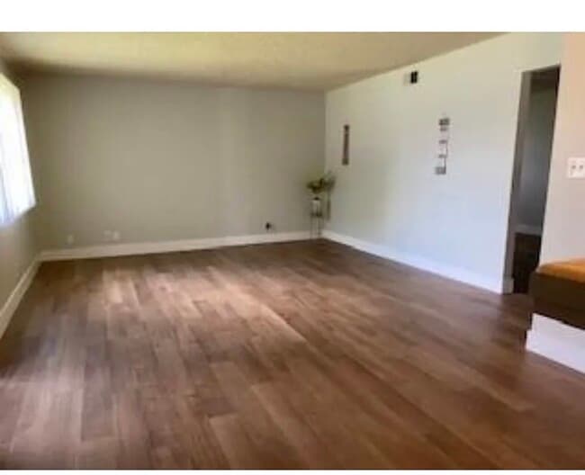 Photo - 1323 Pinetree Dr Unit 1323 Pinetree Dr #1