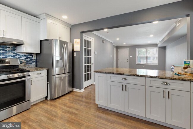 Photo - 1719 Ridge Ave