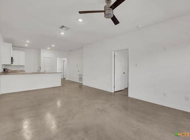 Building Photo - 1210 Concord Dr Unit 1210 Concord Drive  B