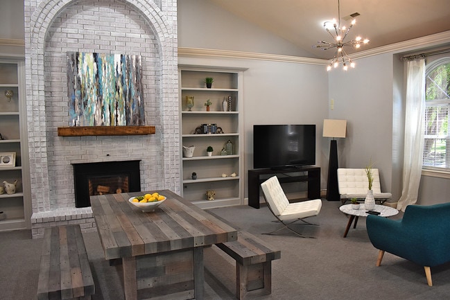 Photo - Lake Shore Apartments