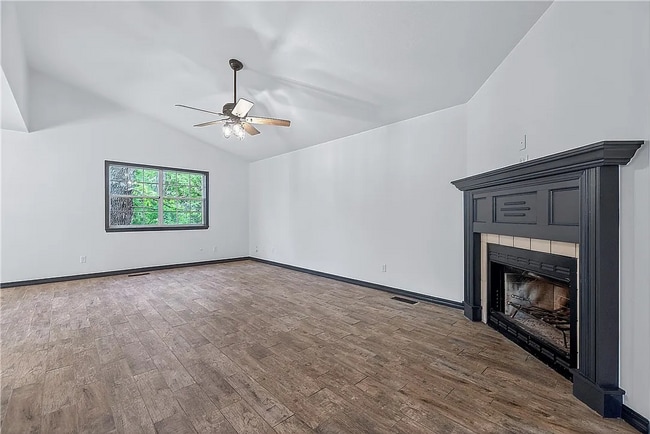 Photo - 8517 Spruce Dr