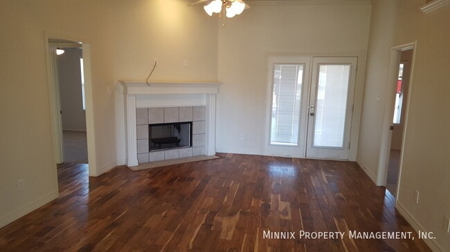 Photo - 1002 Oshkosh Ave