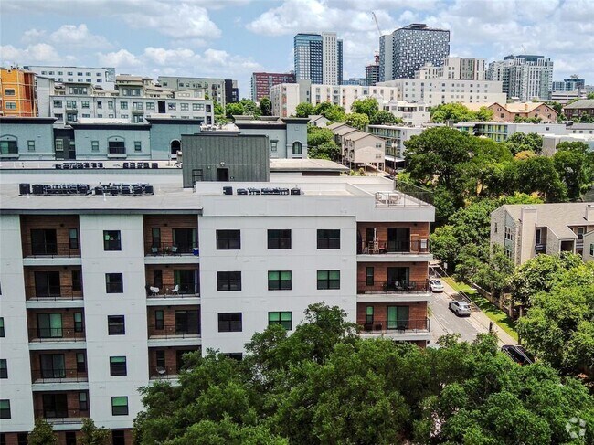 Building Photo - 2500 Longview St Unit 521 Rental