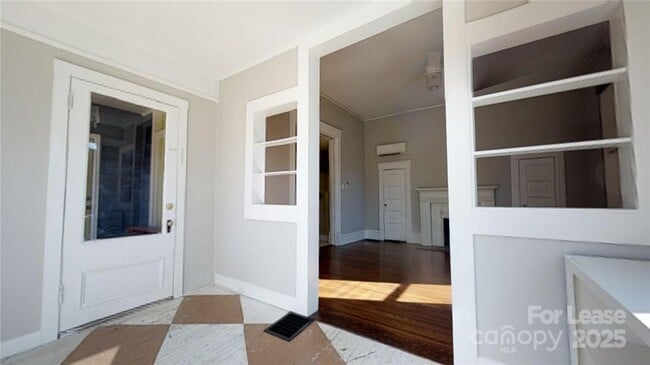 Photo - 428 Hawthorne Ln Unit 1