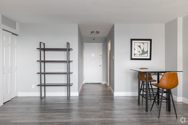 Dining Area - Executive House