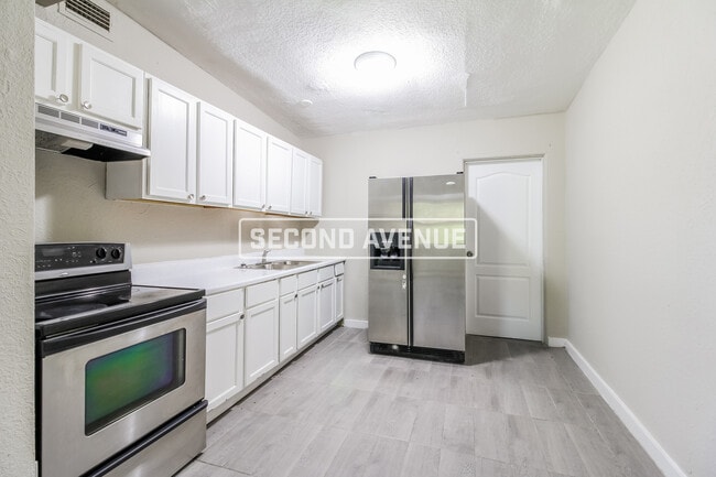 Photo - 2646 Lantana Ave