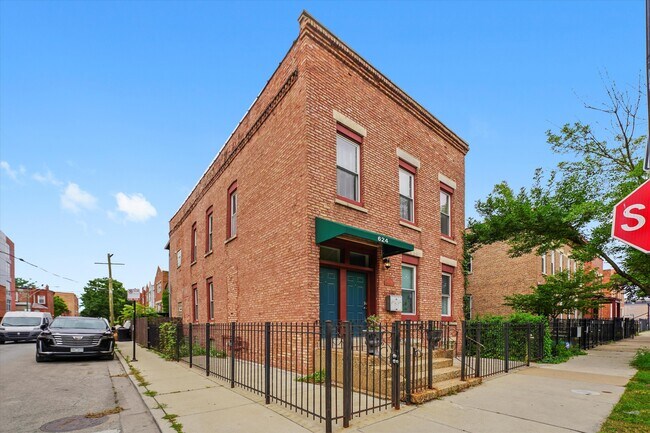 Building Photo - 624 S Oakley Blvd Unit #  02 Rental