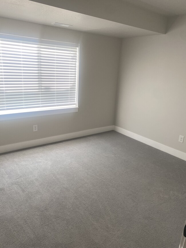 Building Photo - 2618 S 8550 W Unit Private Basement Rental