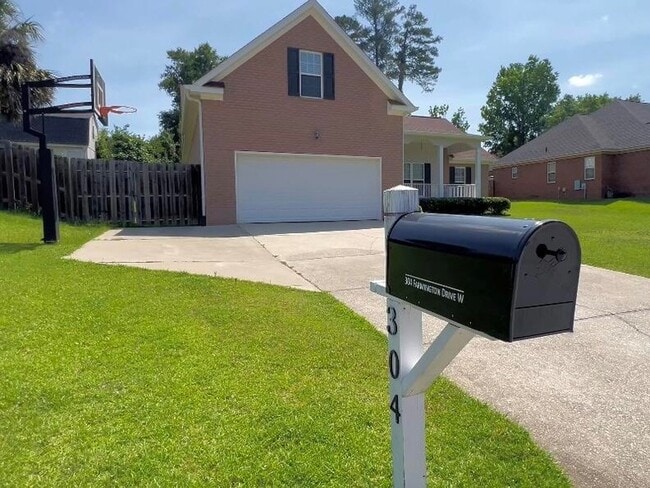 Photo - 304 Farmington Dr