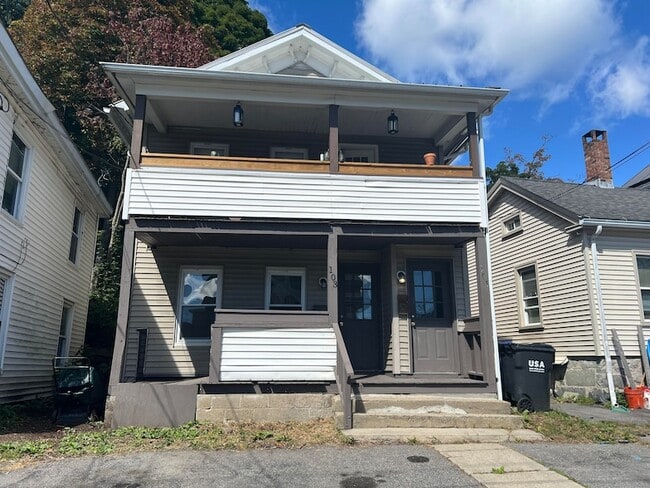 Building Photo - 103 Elm St