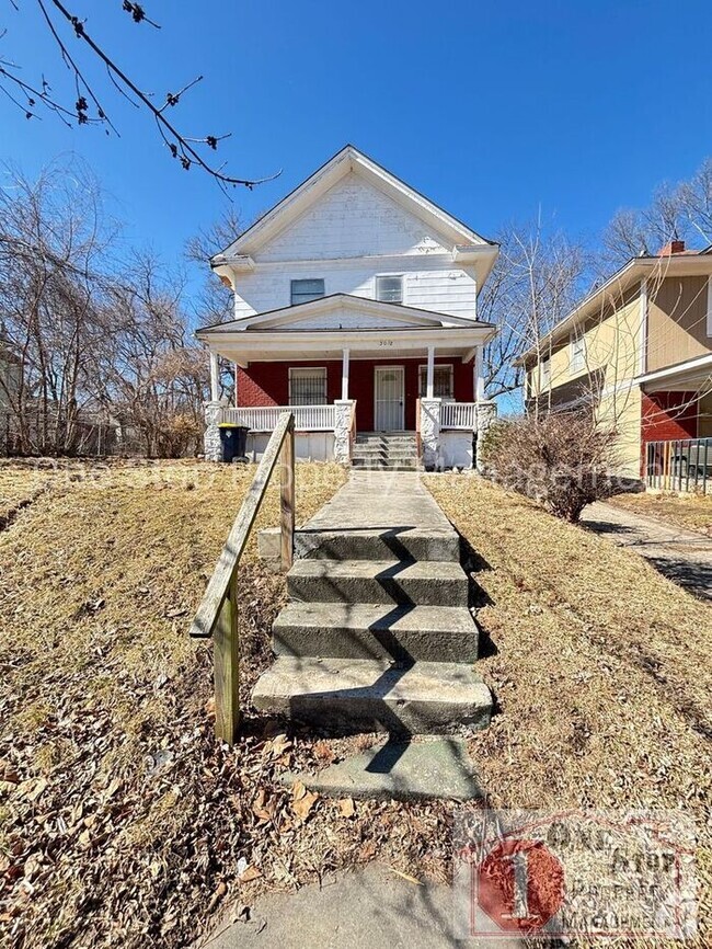 Building Photo - 3 Bedroom 1 Bathroom in Kansas City! Rental