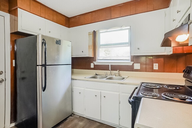 Photo - 3510 Southwick Rd