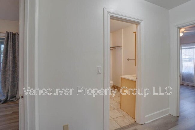 Photo - 1714 E 33rd St