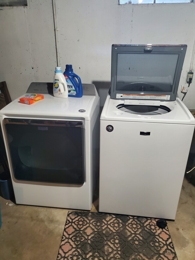 Laundry - 4402 Dwight Dr Unit A