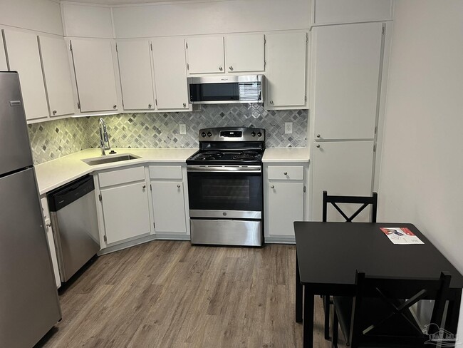 Photo - 1271 Redwood Ln