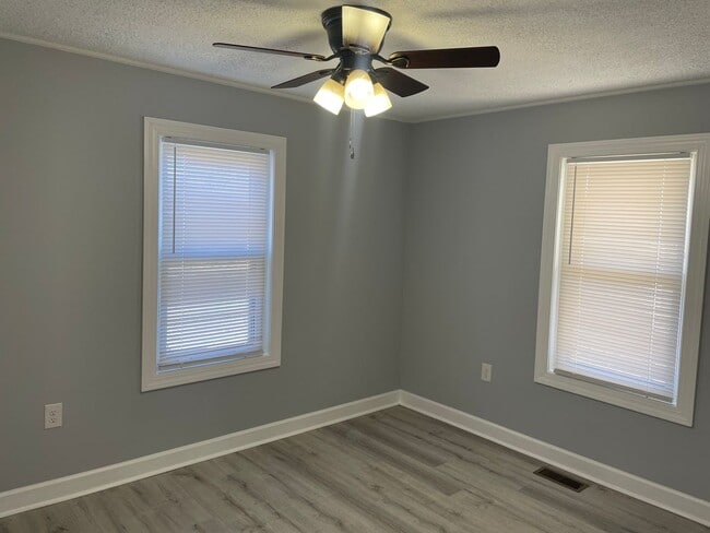 Photo - 2 Bed, 2 Bath newly renovated home located in Thomasville!