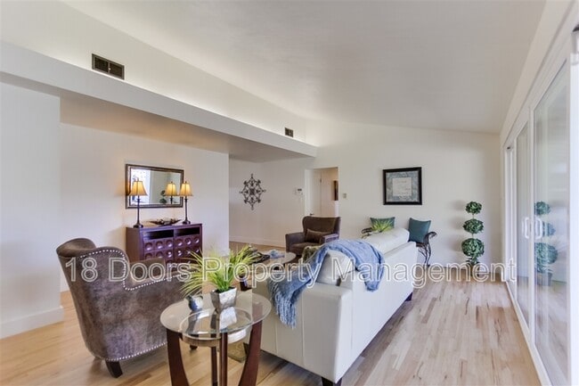 Photo - 5318 Saxon St