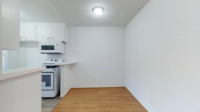 Photo - 351 S. Manhattan Pl