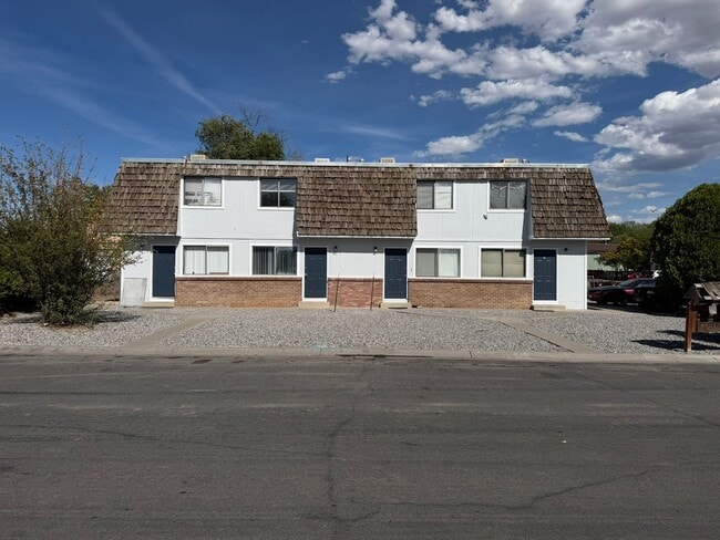 Building Photo - 460 Topaz Dr Unit C