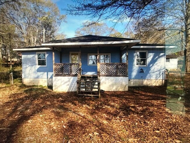 Building Photo - 210 Elm St Rental