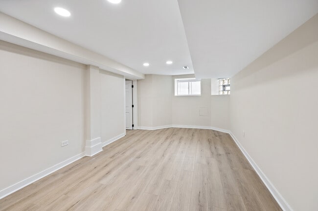 Photo - 4737 N Kildare Ave Unit G