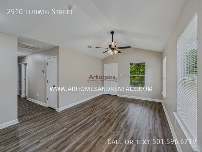 Photo - 2910 Ludwig St
