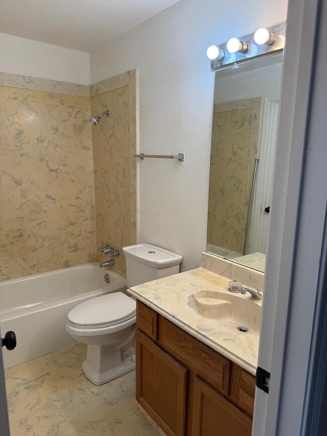 Photo - 8243 Creekbend Dr