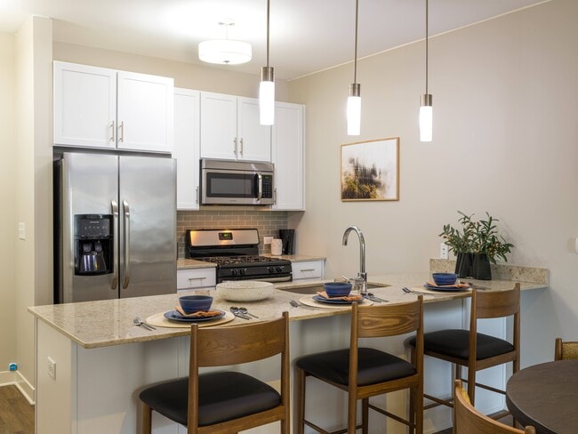 Photo - Elmhurst 255