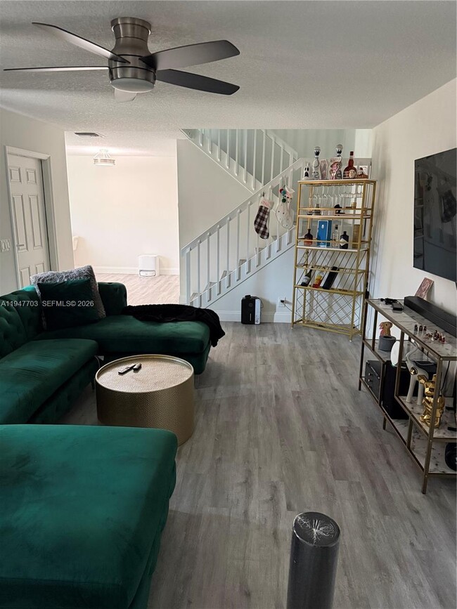 Photo - 2563 Lakeview Ct