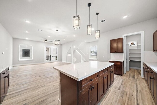 228 W 28th St