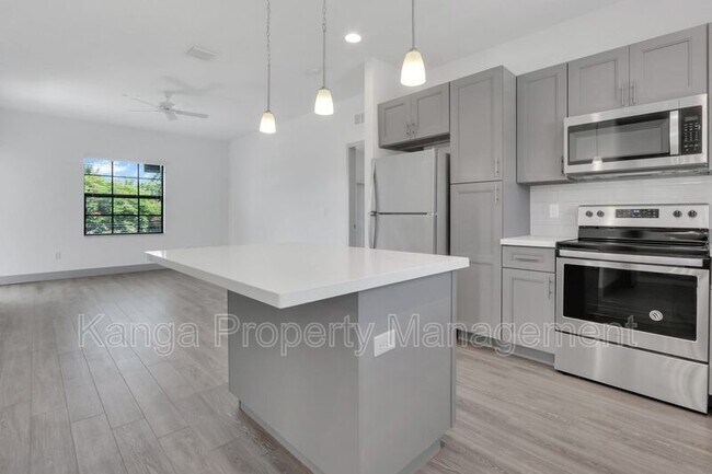 Photo - 600 NE 14th Ct Unidad 101