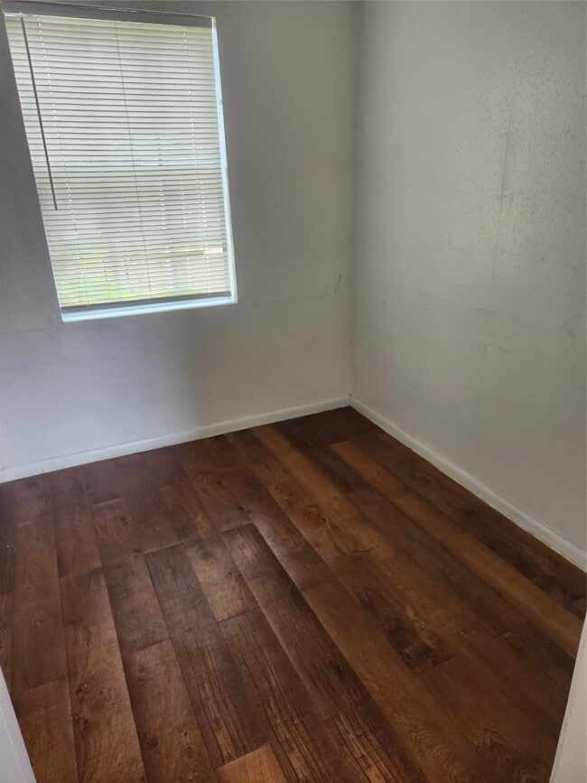 Photo - 1016 Miles St