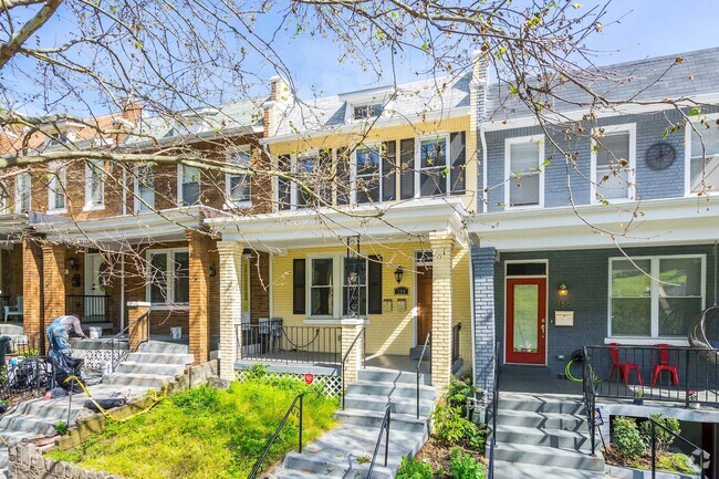 Front Door - 154 T St NE Rental