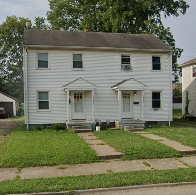 Building Photo - 1729 Mound St