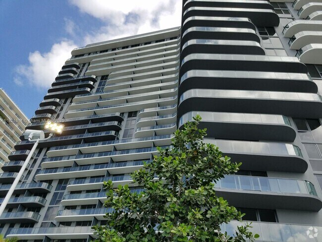 Building Photo - 3401 NE 1st Ave Unit 1410 Rental