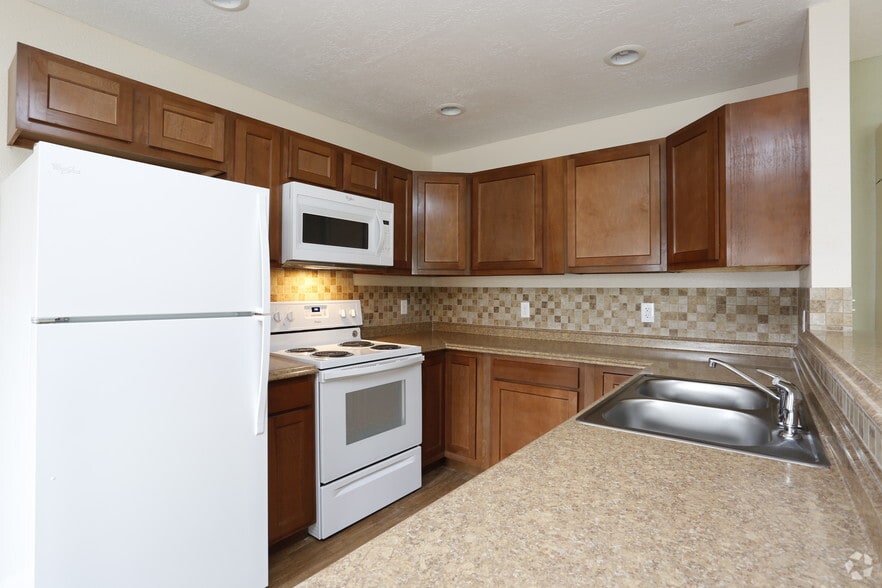 Desert Park Apartments, 900 Valencia Dr SE, Albuquerque, NM, 87108