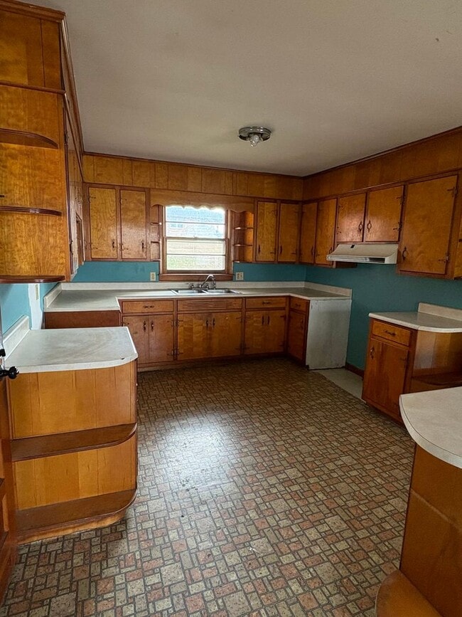 Photo - Comfortable Small-Town Living