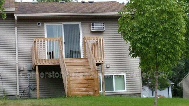 Photo - 900 9th Ave SE