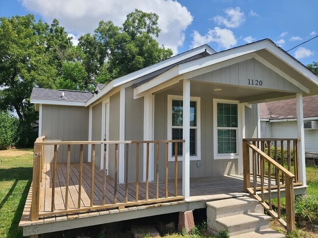 Building Photo - 1120 Stowe St