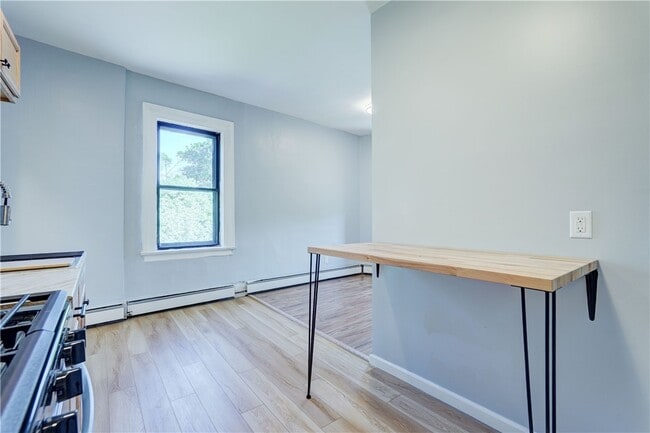 Photo - 90 Henrietta St