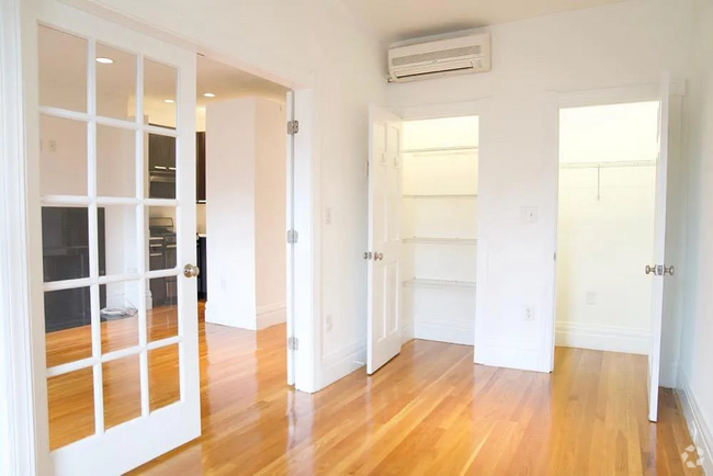Building Photo - 254 Newbury St Rental
