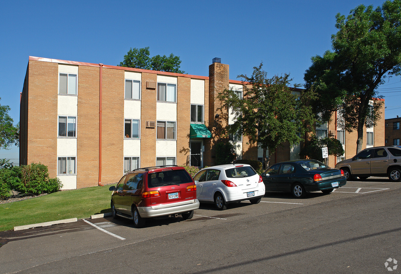 Photo - 1630 Eustis St Apartments