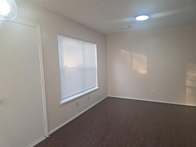 Photo - 1907 Summerfield Pl