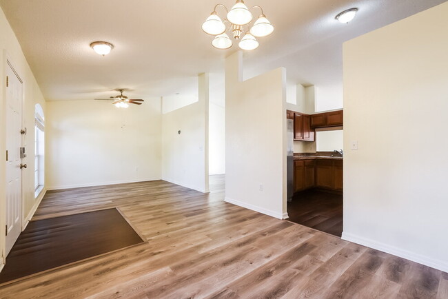 Photo - 7172 Summit Dr