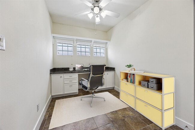 Building Photo - 9829 Riddlelink Ln