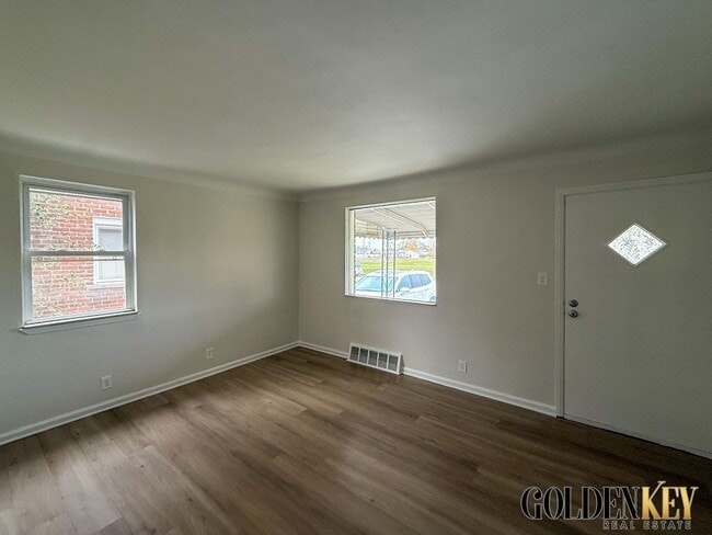 Photo - 3 Bed 1 Bath Lincoln Park Home