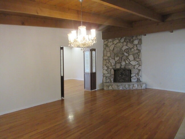 Photo - 13235 Cumpston St