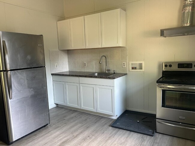 Photo - 208 Dent Ln