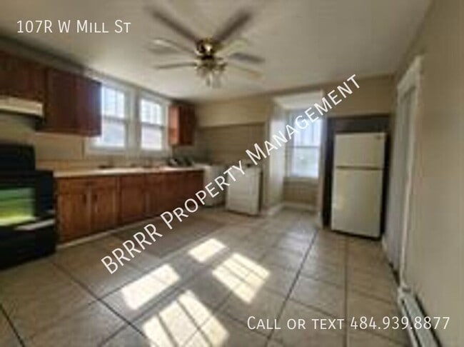 Photo - 107 W Mill St