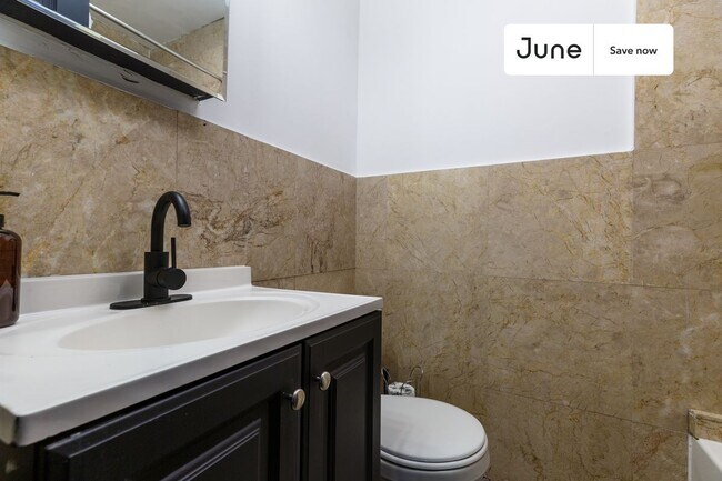 Photo - 336 W 46th St Unit 3R